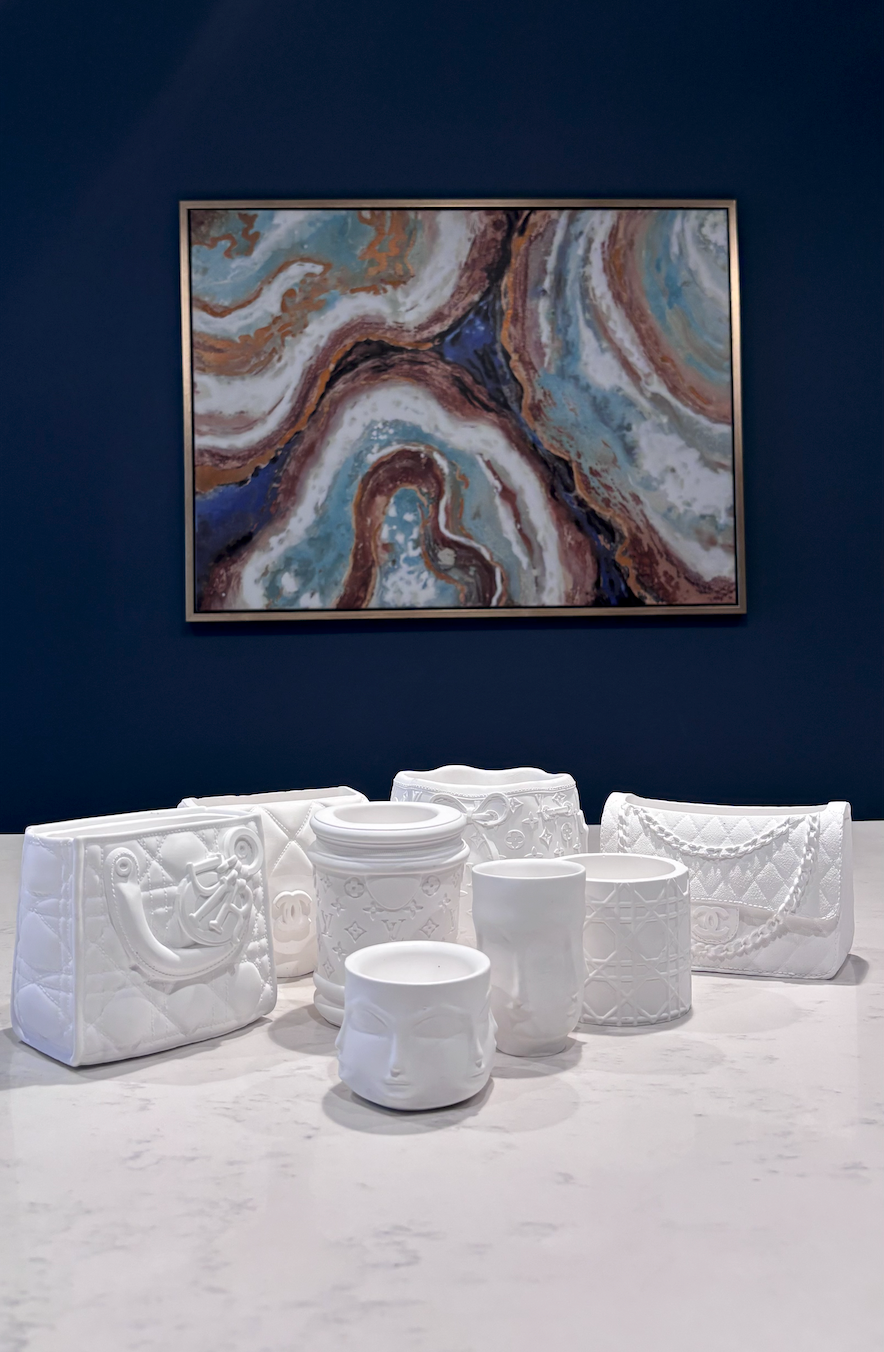 The design balances comfort and aesthetics, with harmonious colors and textures creating an inviting ambiance.