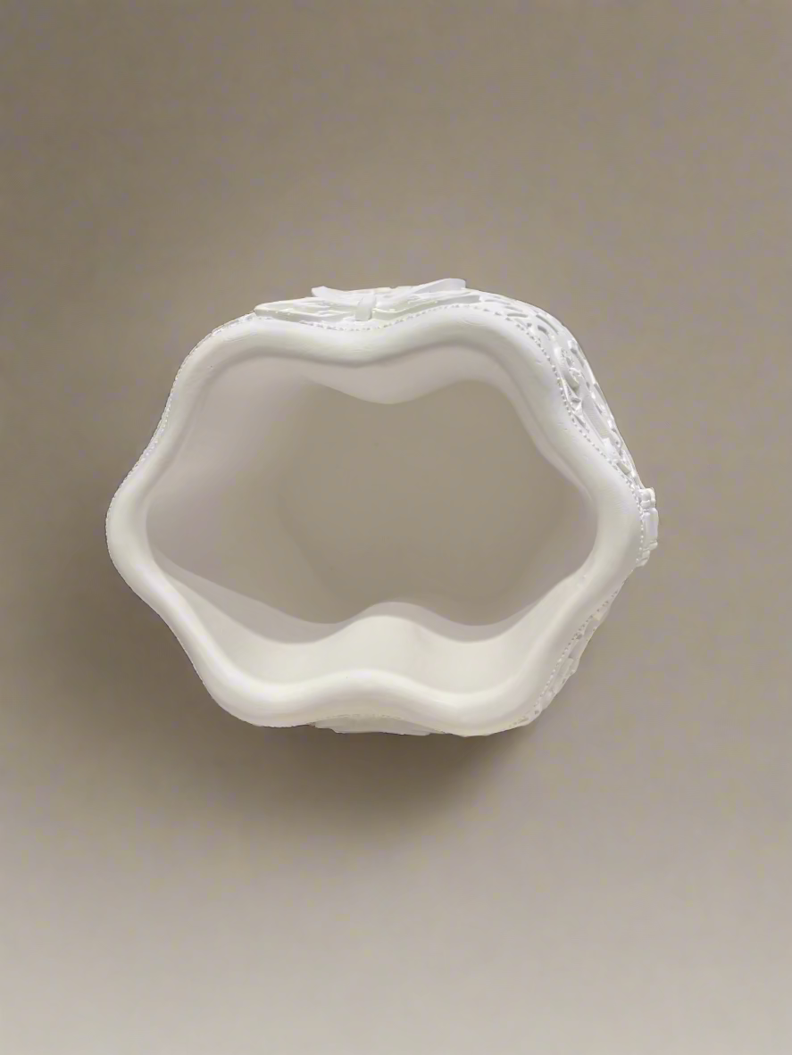L Vase